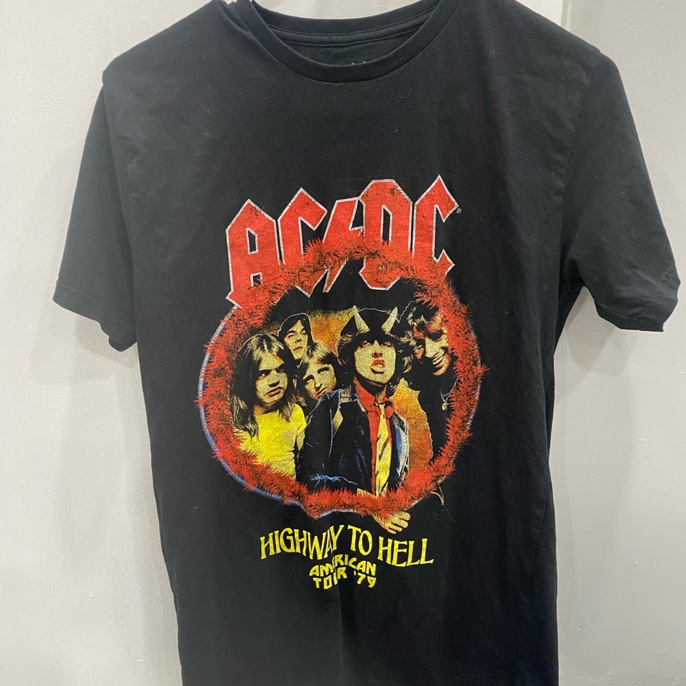 Oversized AC/DC graphic tee.